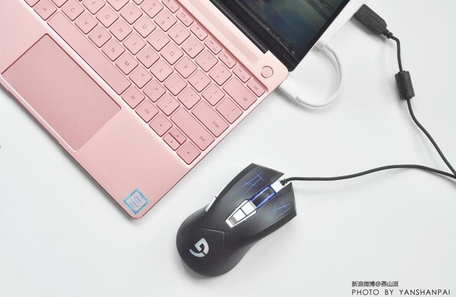 全球最小13吋笔记本MateBook X到底多小 