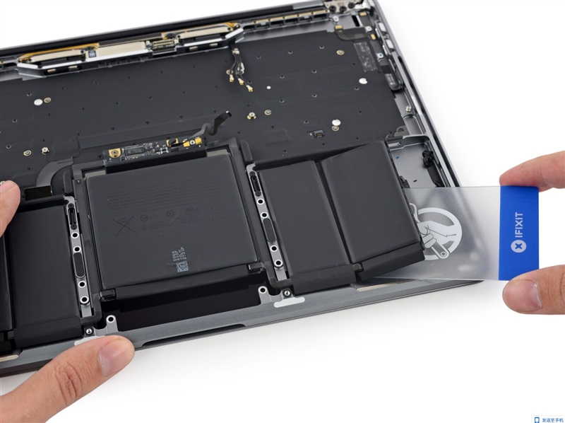 13寸Touch Bar版Macbook Pro拆解：修复性低到哭