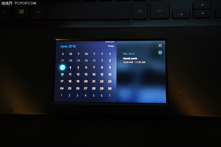 比语音更实用，比TouchBar更靠谱，华硕ScreenPad解析