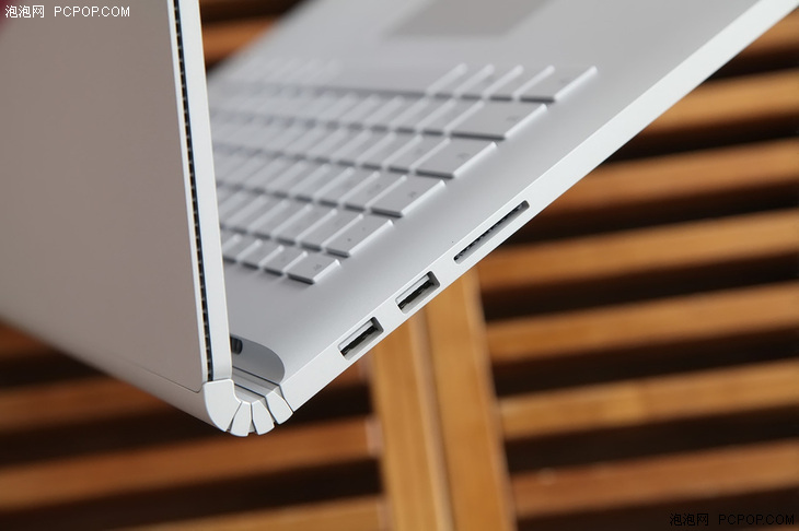 填补市场空白！15 英寸版微软 Surface Book 2 评测