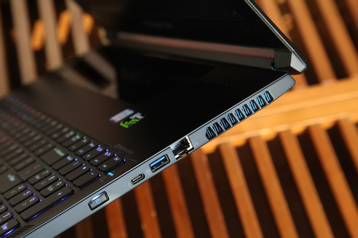 又一款MAX-Q旗舰降临 Acer掠夺者Triton700游戏本评测