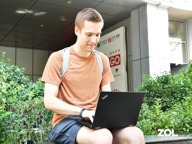 移动办公爆款神器 ThinkPad X390 Yoga评测 
