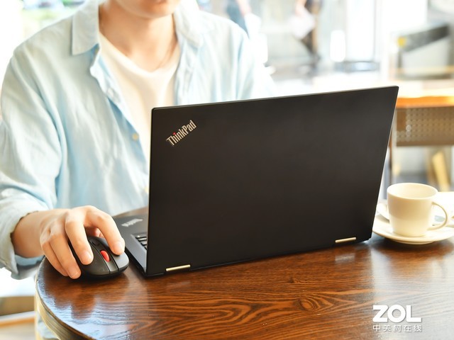 移动办公爆款神器 ThinkPad X390 Yoga评测 